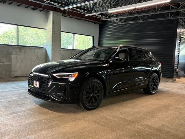 2024 Audi Q8 e-tron Prestige