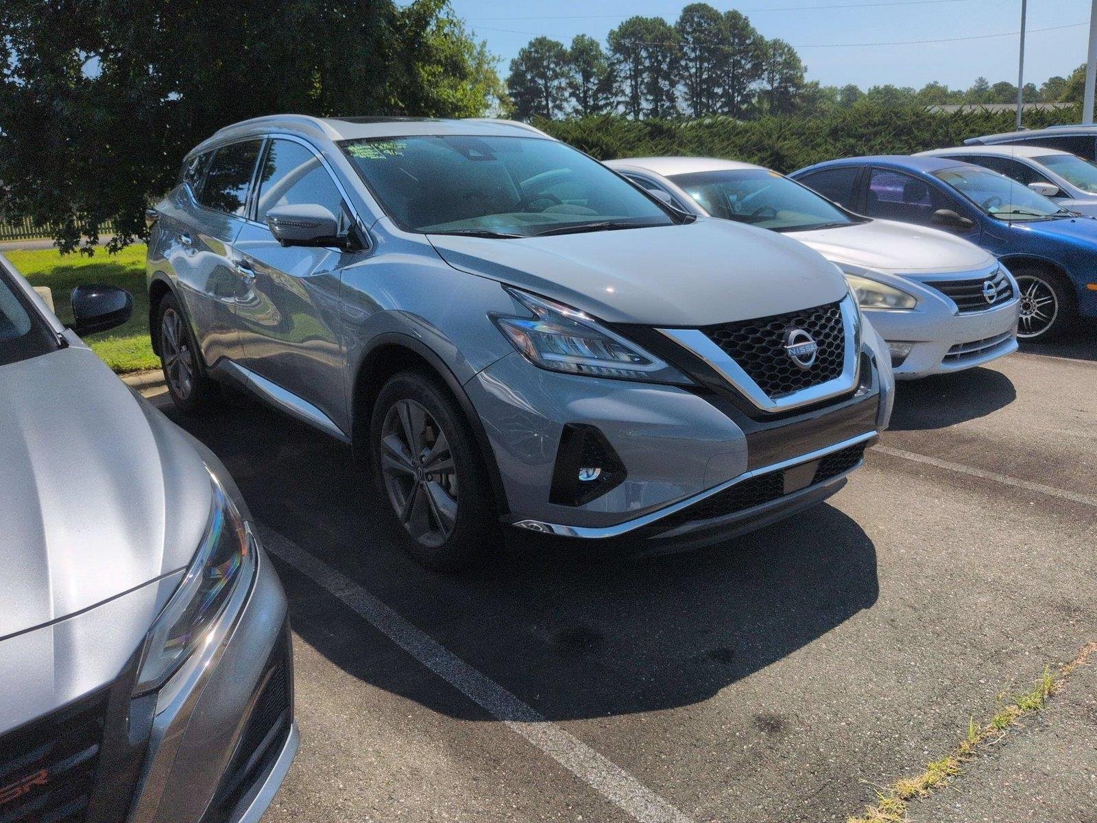 Used 2024 Boulder Gray Pearl Nissan Platinum image 2