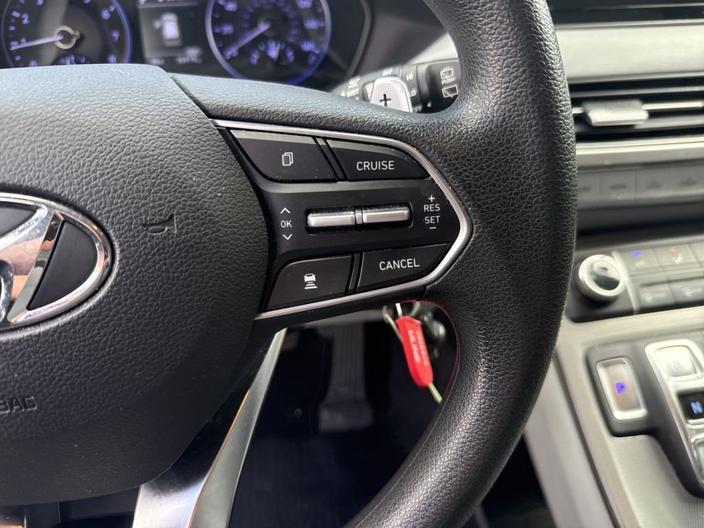 Used 2020 Hyper White Hyundai SE image 21