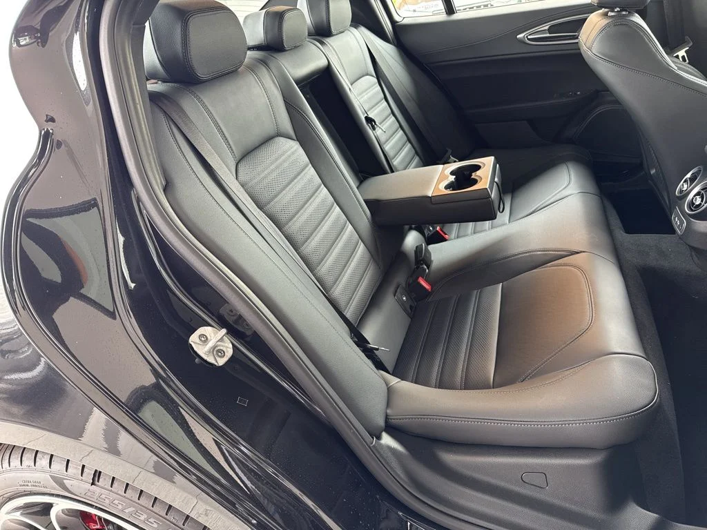 2026 Alfa Romeo Giulia Base - Photo 17