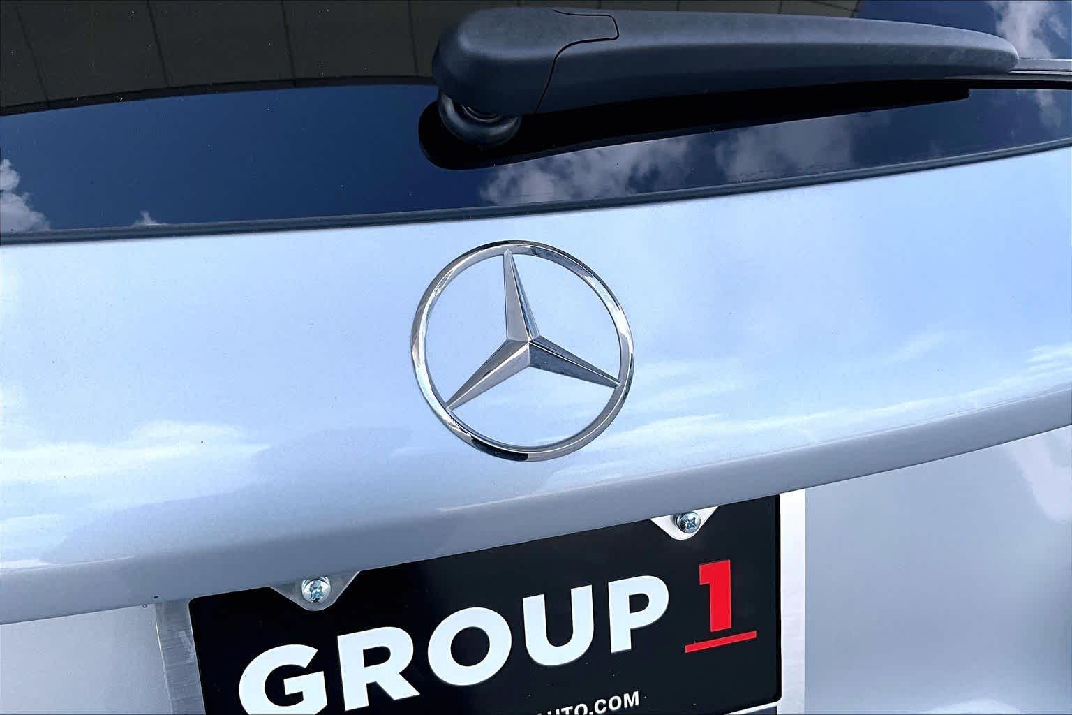 Used 2022 Black Mercedes-Benz GLC 300 image 10