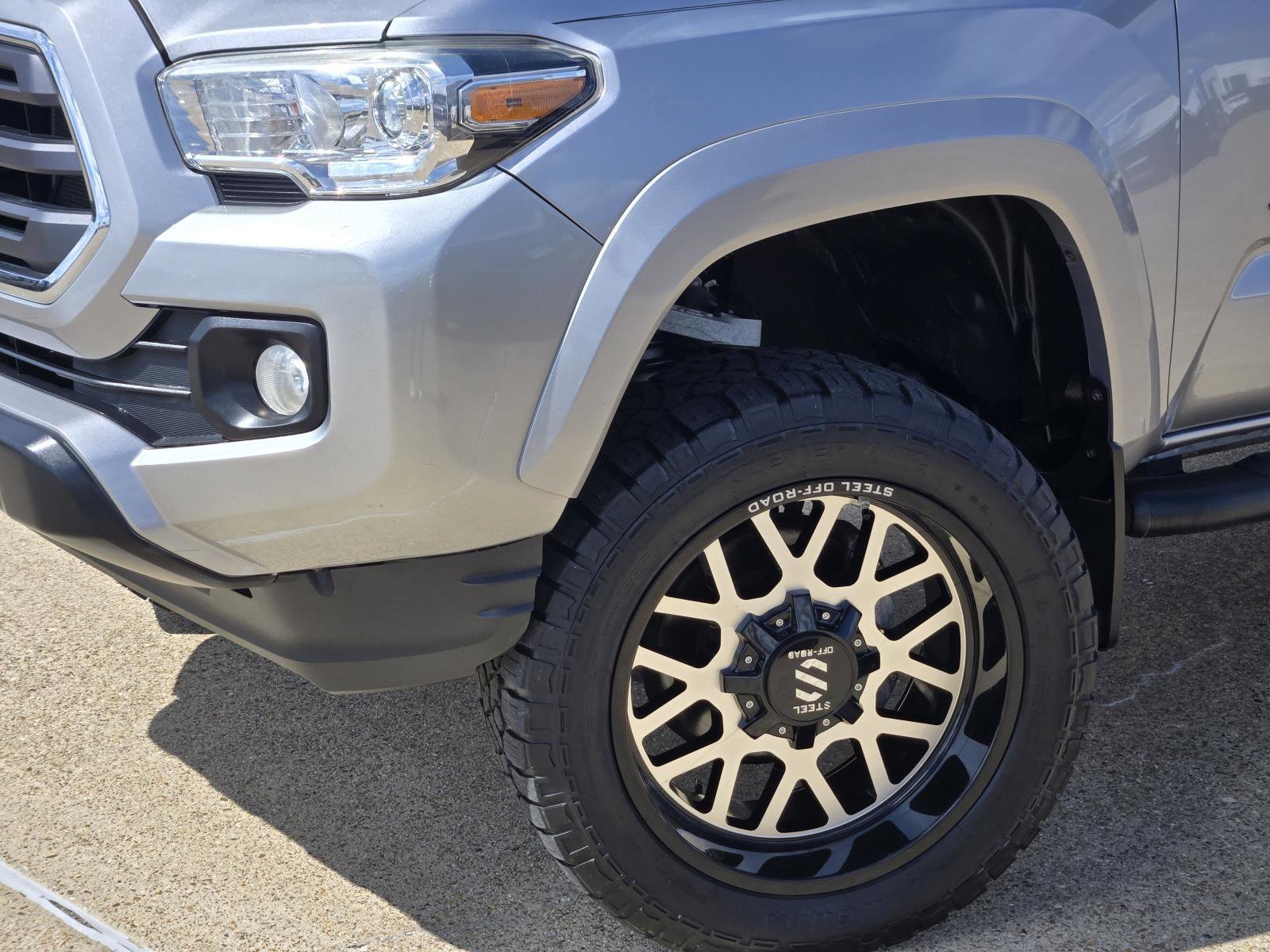 Used 2019 Magnetic Gray Metallic Toyota SR5 image 7