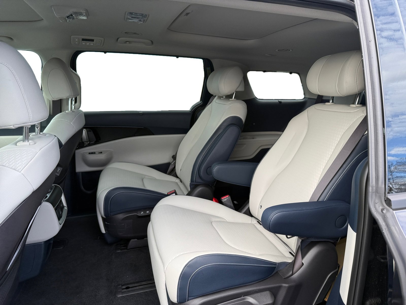 2026 Kia Carnival SX Prestige - Photo 16