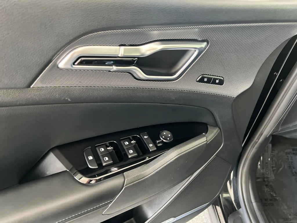 Used 2023 Black Kia SX-Prestige image 13