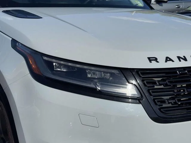 Used 2025 Gray Land Rover Dynamic SE image 5