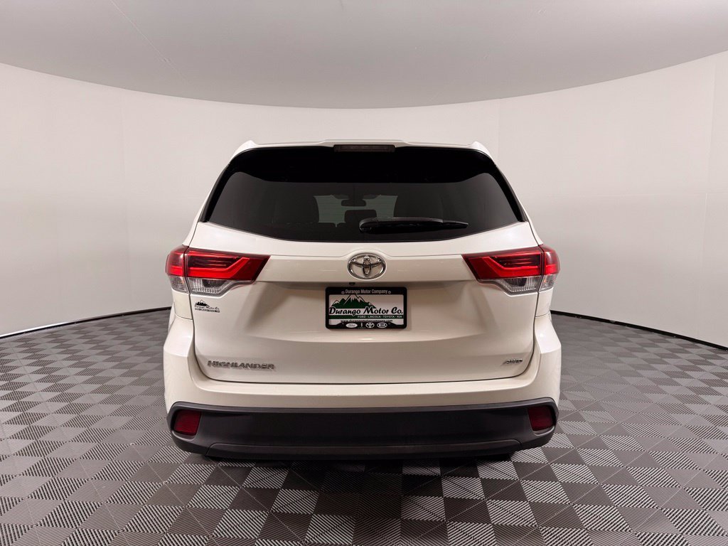 Used 2019 White Toyota LE image 10