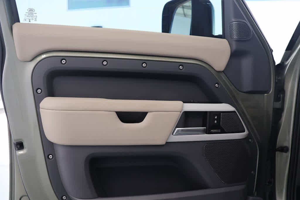 Certified Used 2024 GREEN Land Rover SE image 11