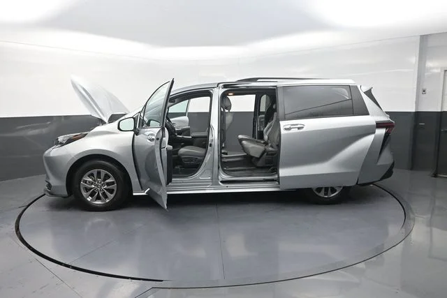 Used 2025 Silver Toyota XLE image 41