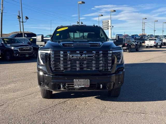 Used 2026 Onyx Black GMC Denali Ultimate DRW image 9