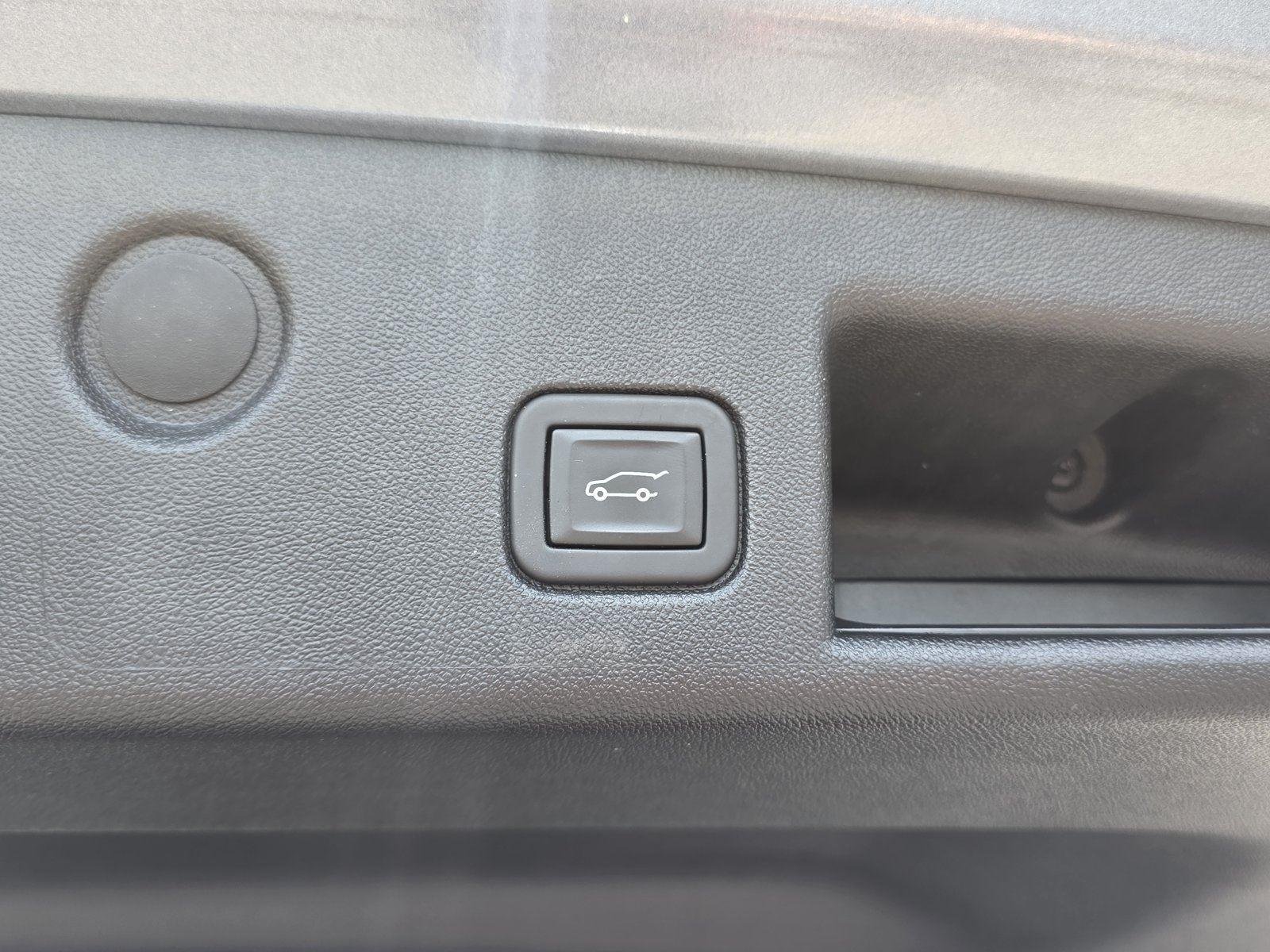 Used 2023 Sterling Gray Metallic Chevrolet Premier image 29