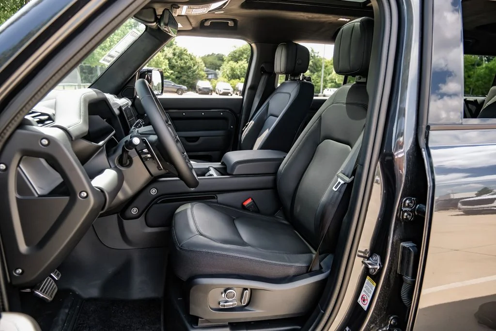 2025 Land Rover Defender V8 - Photo 40