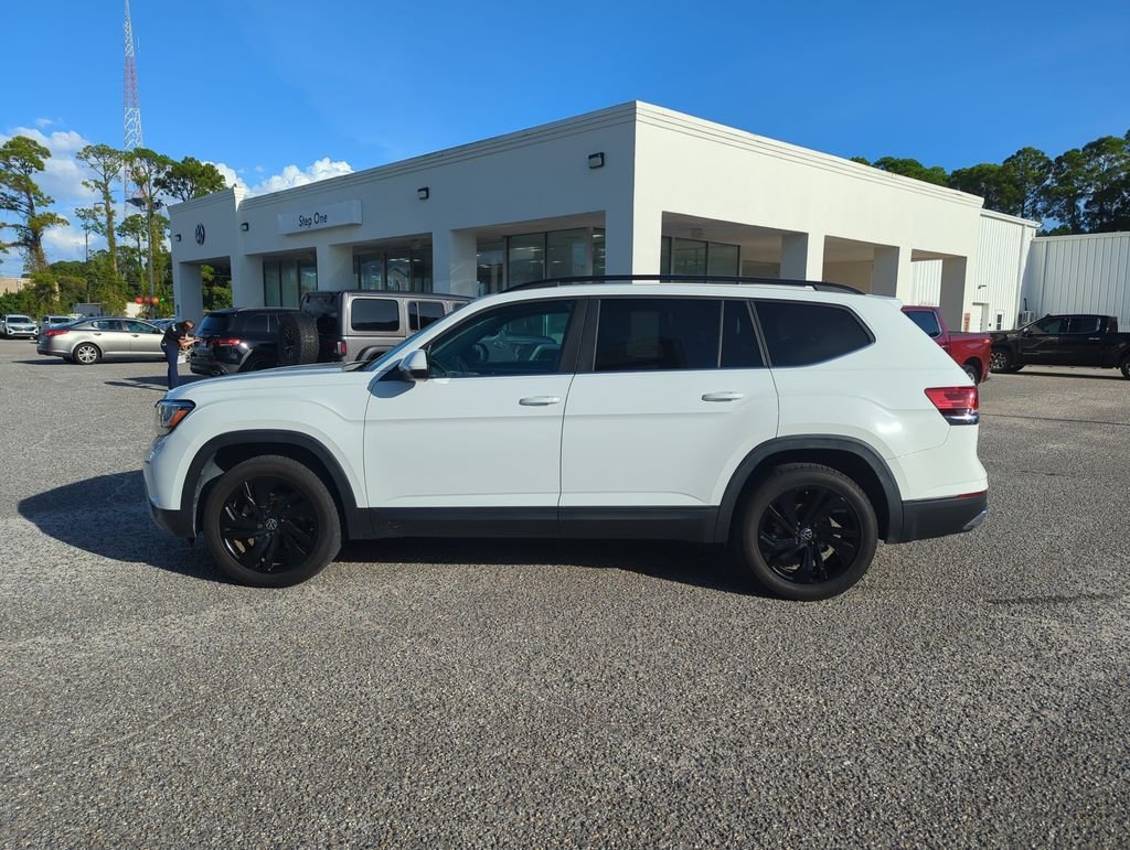 Used 2022  Volkswagen 3.6L V6 SE w/Technology image 4
