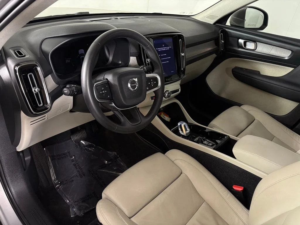 Used 2023 Silver Volvo Plus image 17