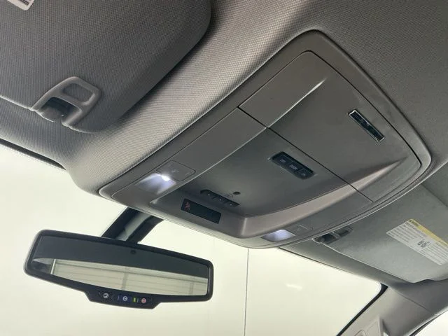 Used 2016  GMC SLE image 19