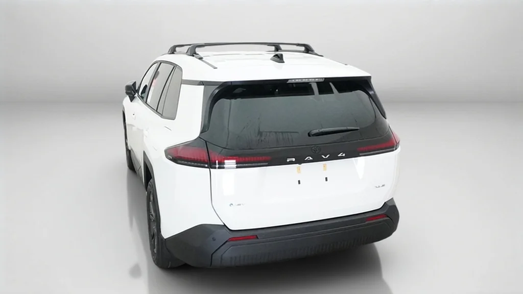 New 2026 Ice Cap Toyota XLE Premium image 13