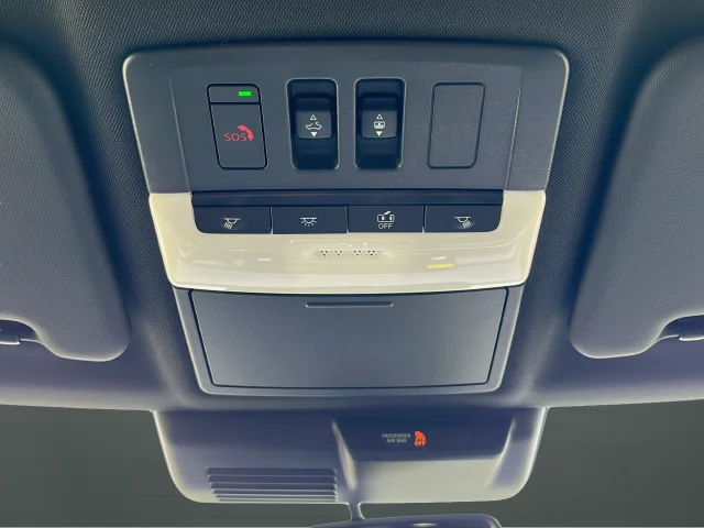 Used 2025 White Mitsubishi SEL Black Edition image 23