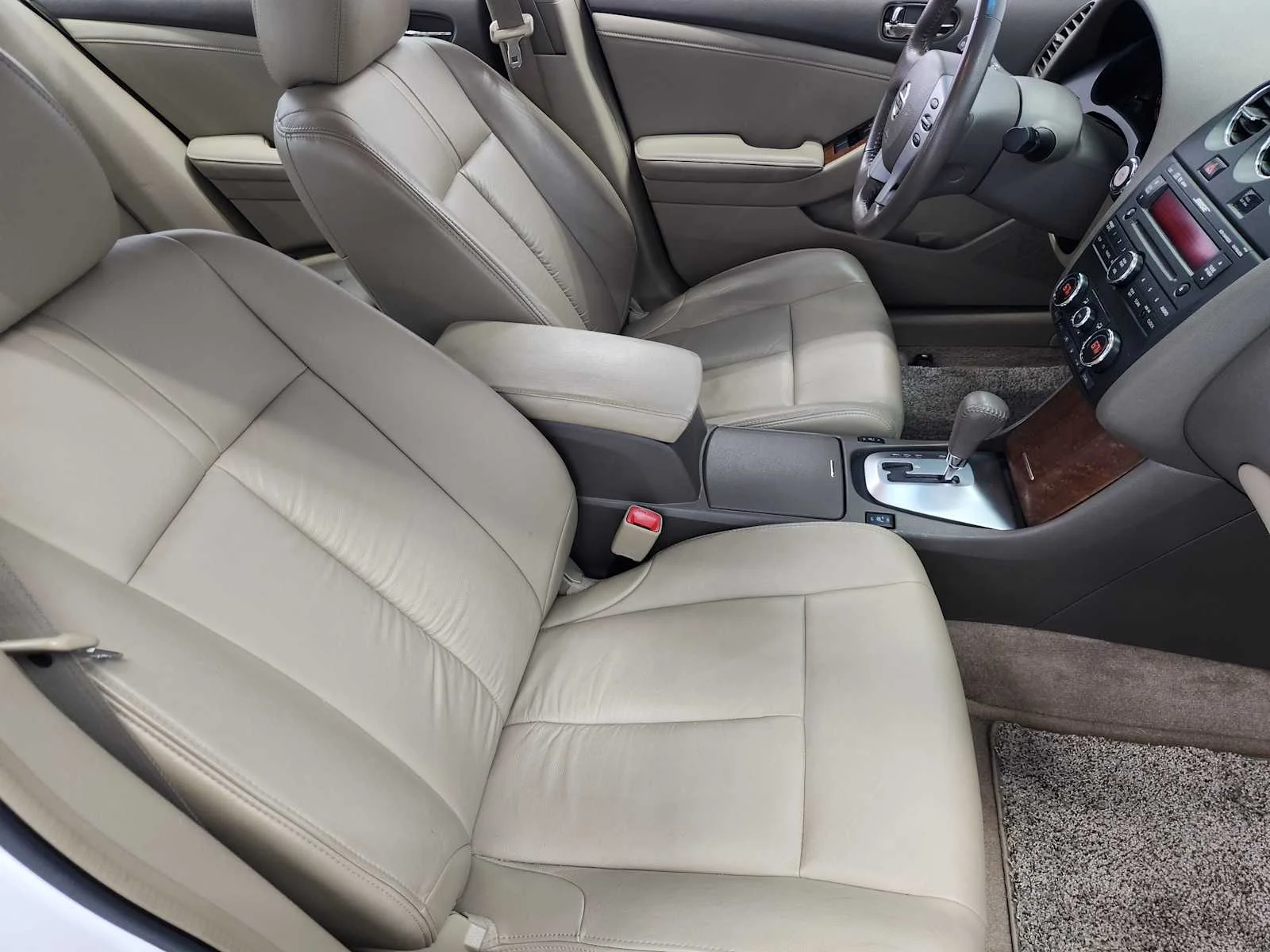 Used 2009 Winter Frost Pearl Nissan 2.5 SL image 11