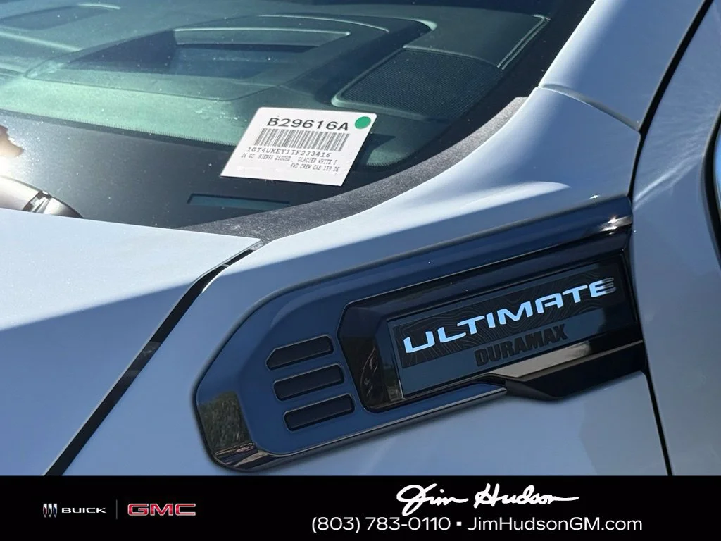 Used 2026 Glacier White Tricoat GMC Denali Ultimate image 9