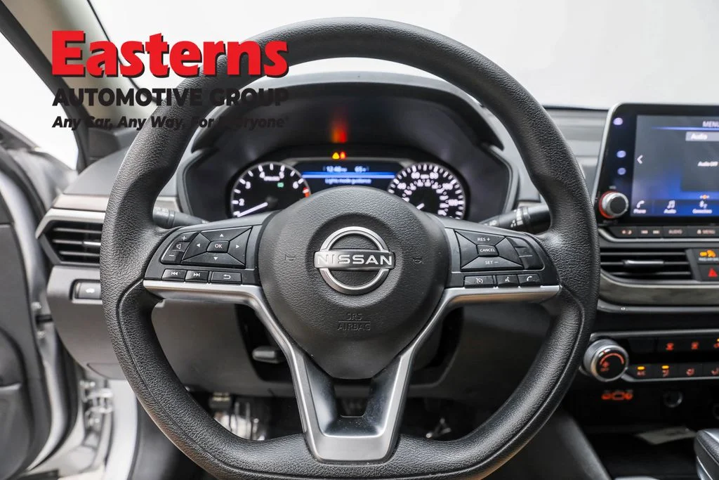 Used 2024 Silver Nissan 2.5 SV image 10