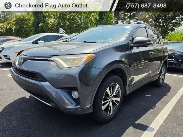 Used 2018 Magnetic Gray Metallic Toyota XLE image 1