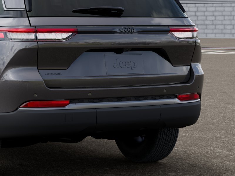 New 2026 Baltic Gray Metallic Clearcoat Jeep Laredo Altitude image 13