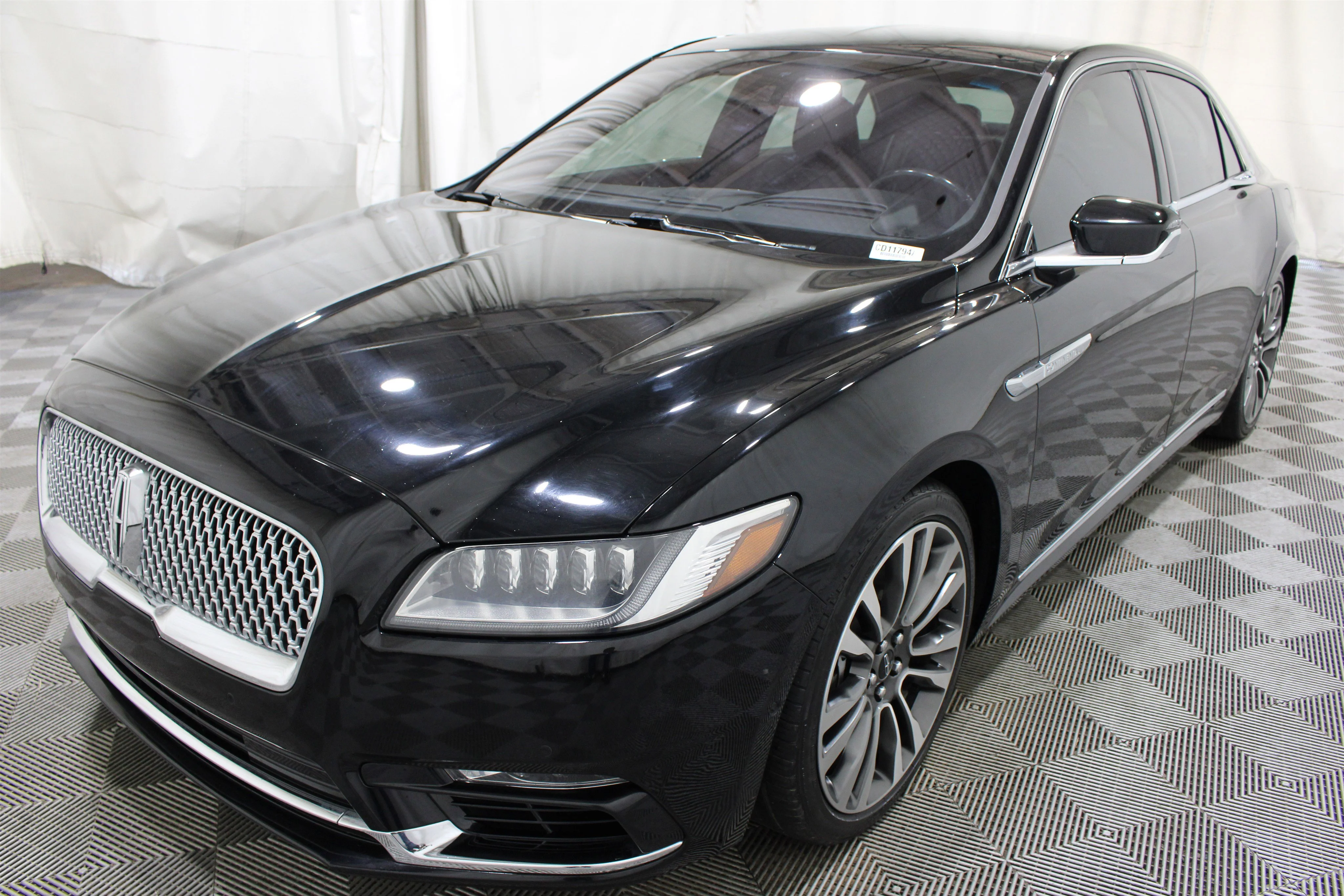 2018 Lincoln Continental Reserve - Photo 34