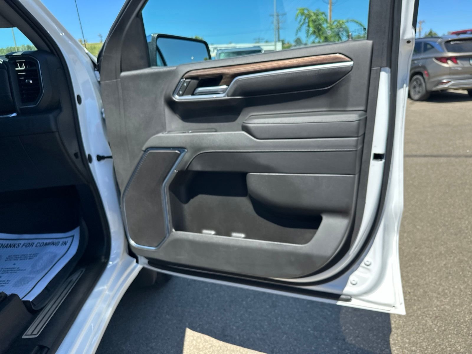 Used 2024 White Chevrolet LT image 37