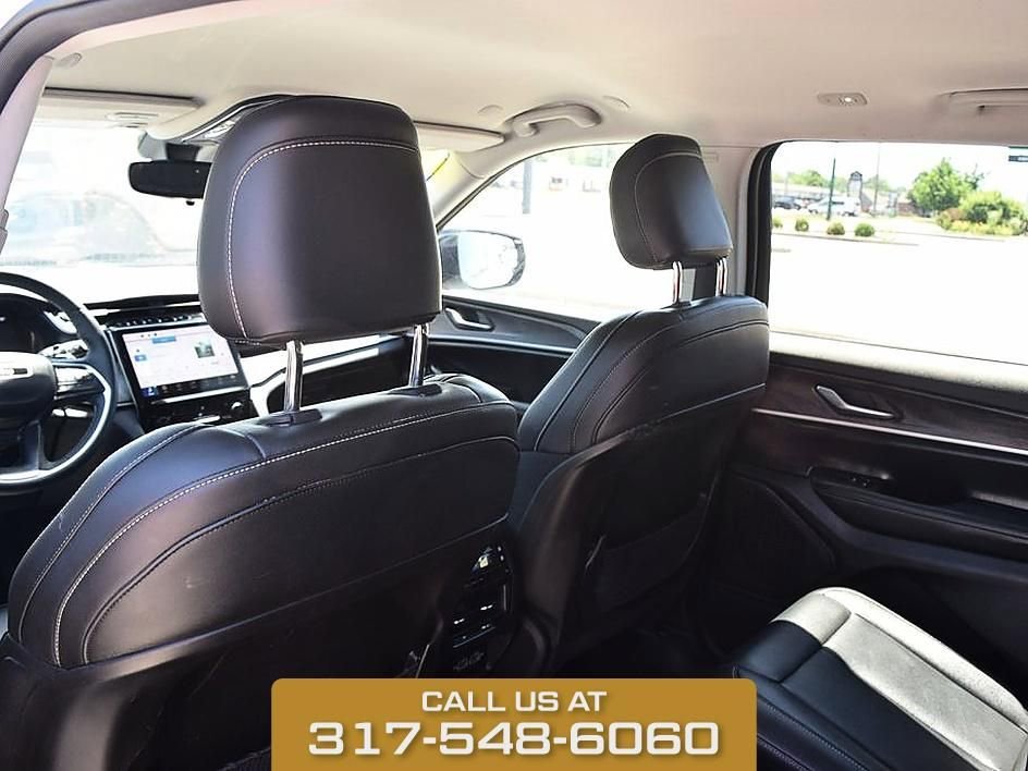 Used 2023 Silver Zynith Jeep Limited image 12