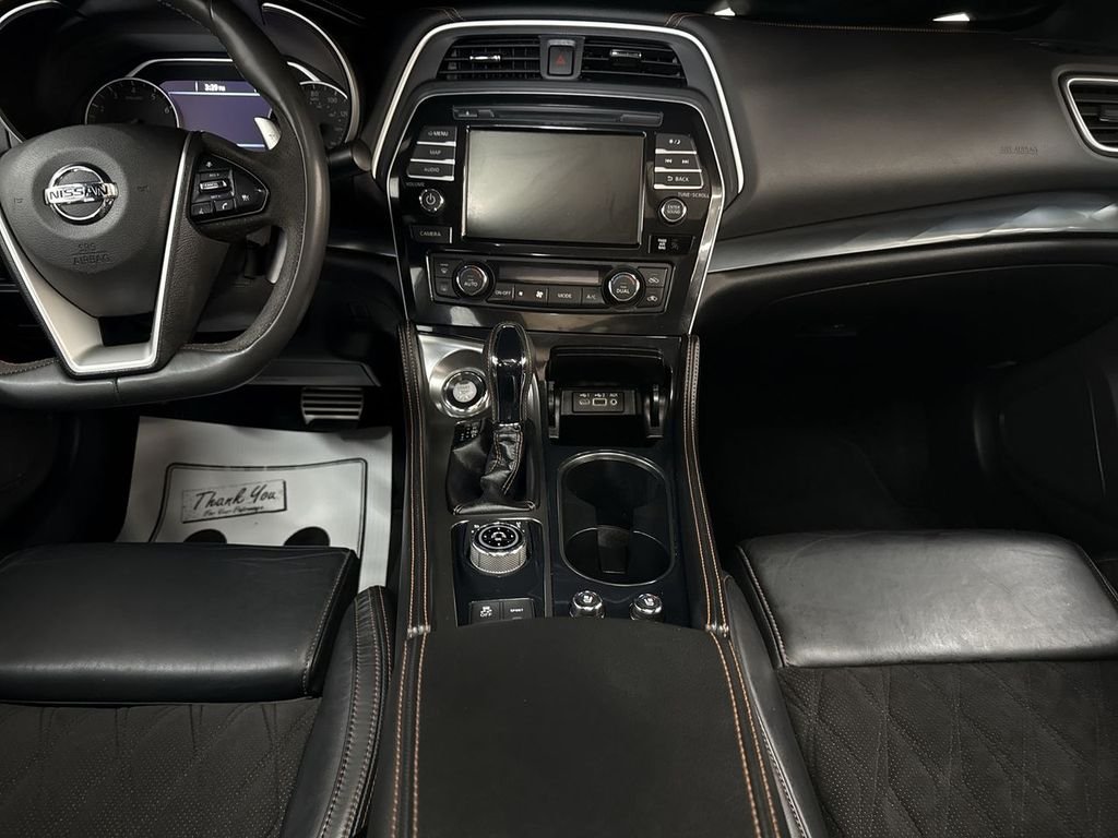 Used 2021 Super Black Nissan SR image 26