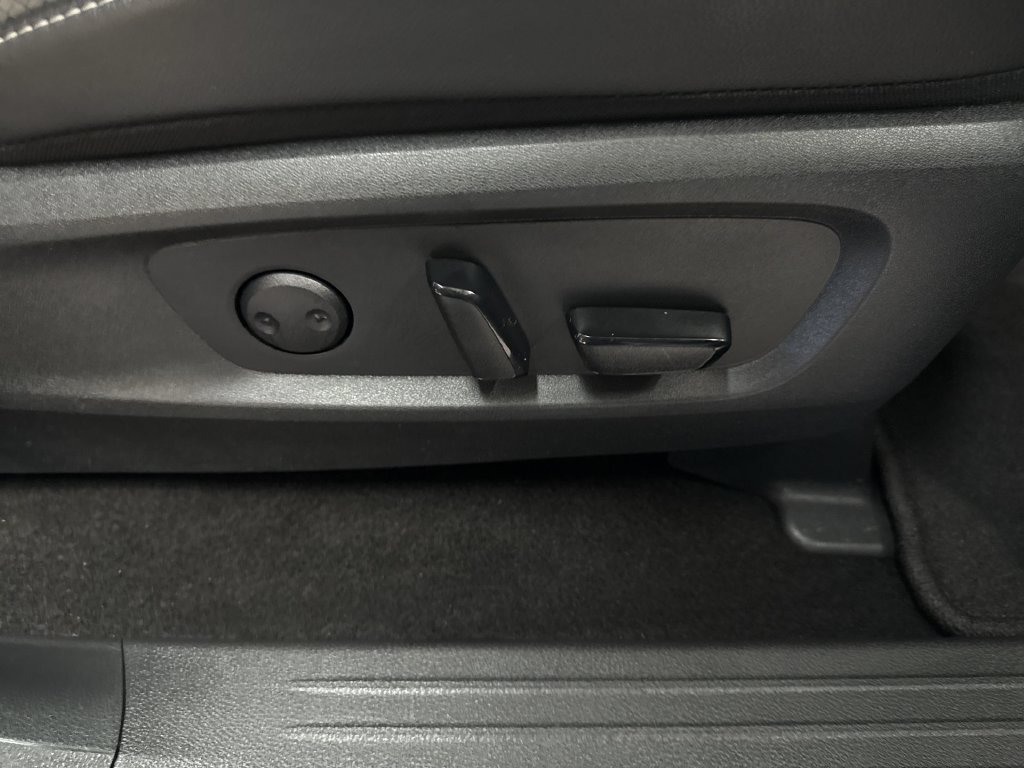 Certified Used 2025 Super Black Nissan SL image 19