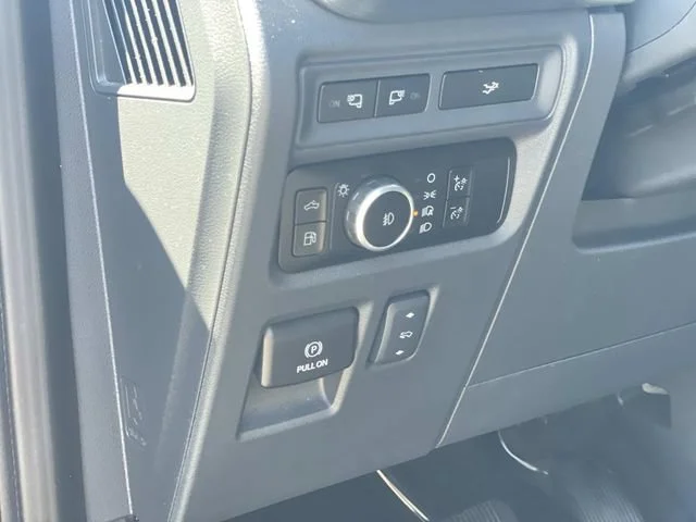 Used 2023 Gray Ford LARIAT image 17
