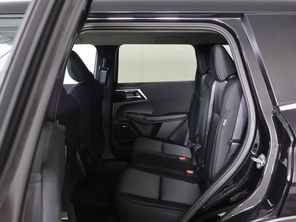 New 2026 Black Mitsubishi ES image 32