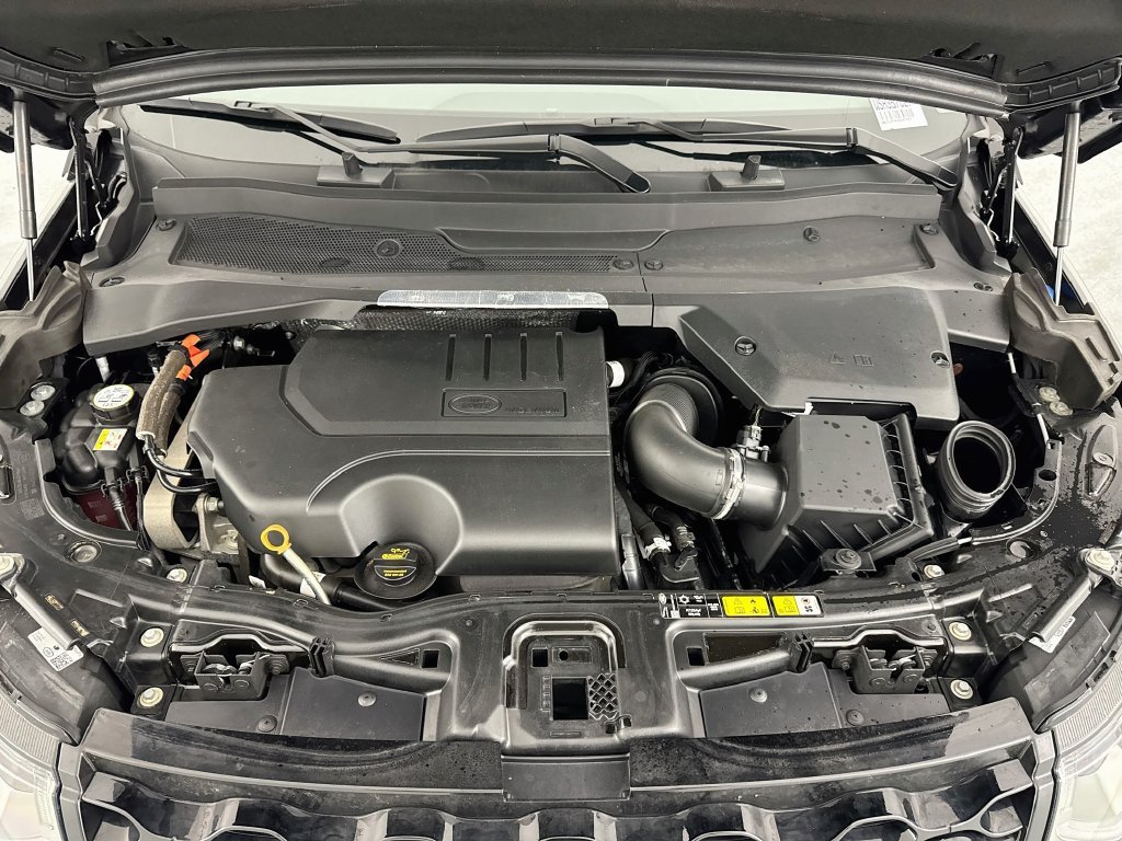 Certified Used 2025 Black Land Rover Dynamic SE image 31