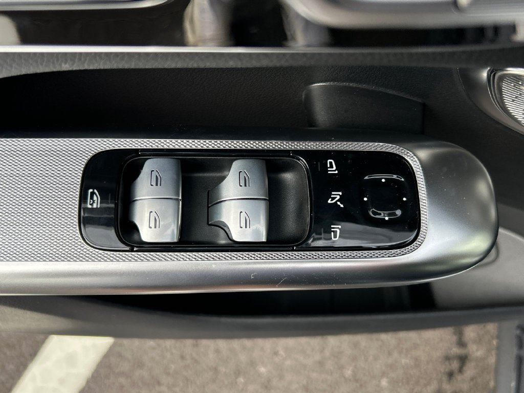 New 2026 Black Mercedes-Benz GLC 300 image 12