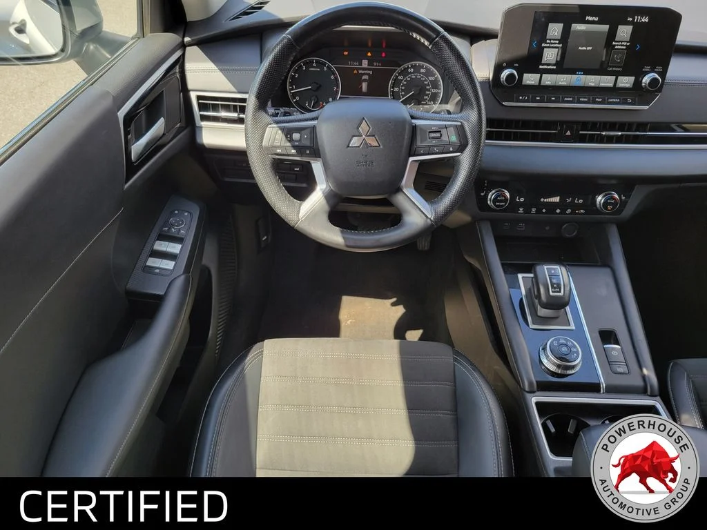 Used 2024  Mitsubishi SE image 19