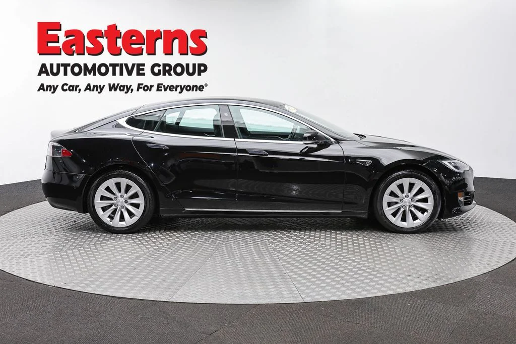 Used 2018 Black Tesla 75D image 4