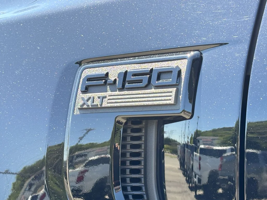 Used 2022 Black Ford XLT image 10
