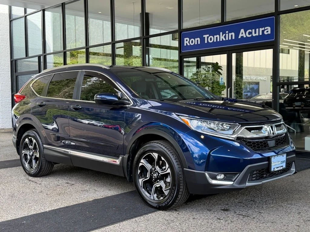 Used 2018 Obsidian Blue Pearl Honda Touring image 2