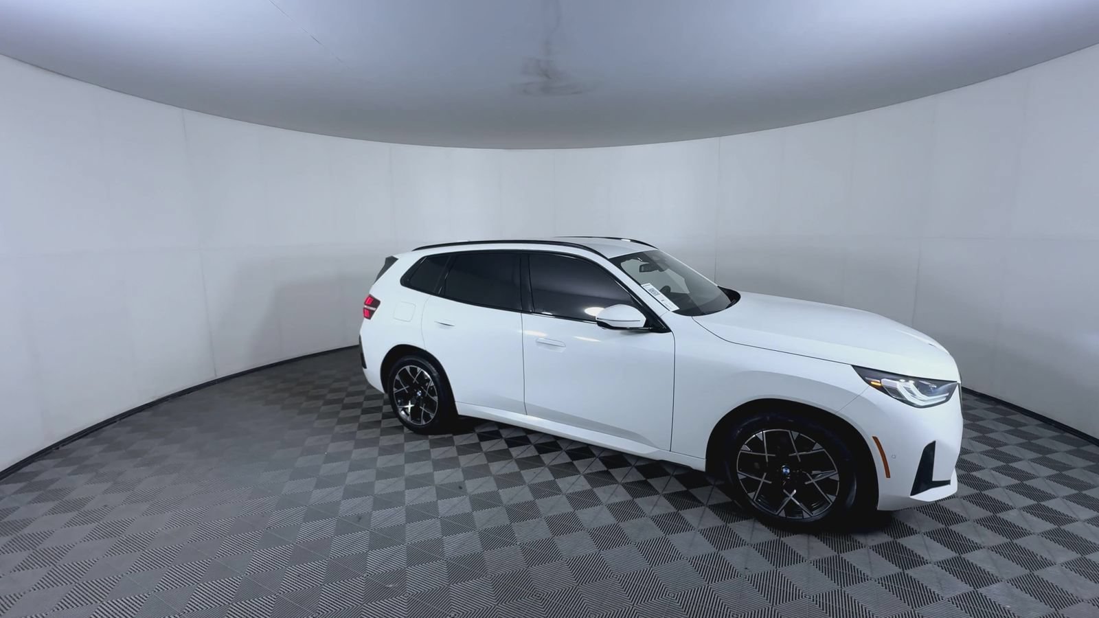 Used 2026 Alpine White BMW 30 xDrive image 9