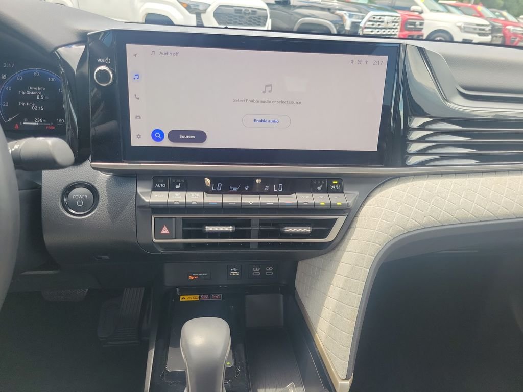Certified Used 2025  Toyota XLE image 34