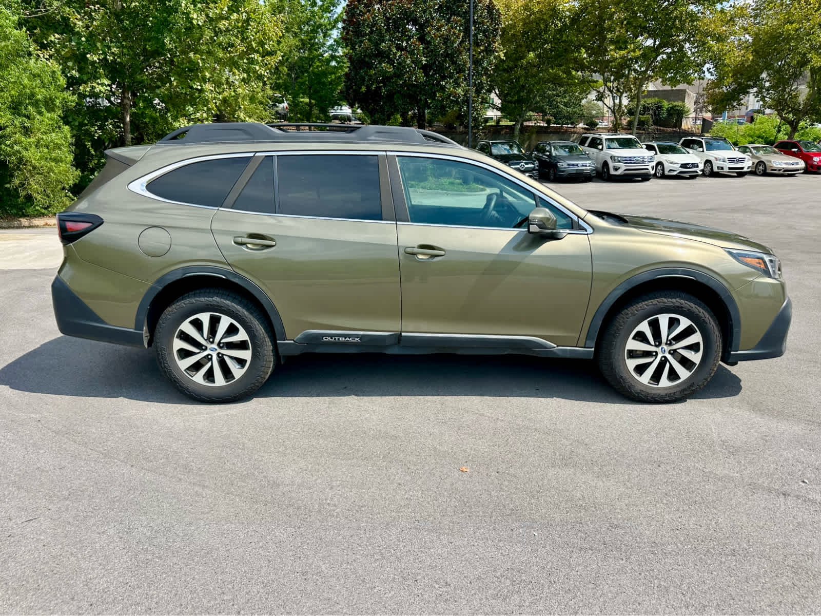 Used 2021 Autumn Green Metallic Subaru Premium image 4