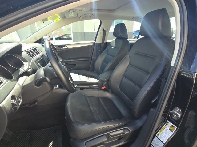 Used 2015 Black Volkswagen 1.8T SE image 10