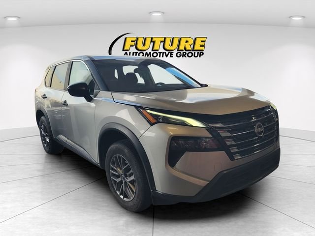 Used 2024 Silver Nissan S image 1
