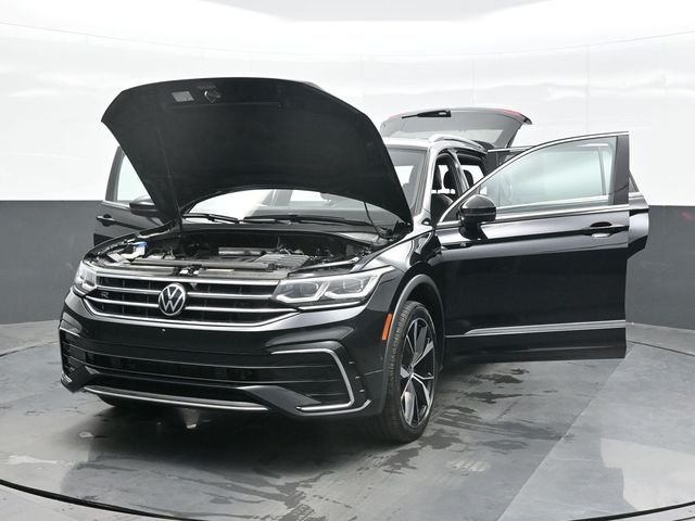 Used 2022 Black Volkswagen 2.0T SEL R-Line image 30