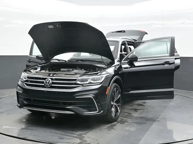 Used 2022 Black Volkswagen 2.0T SEL R-Line image 30