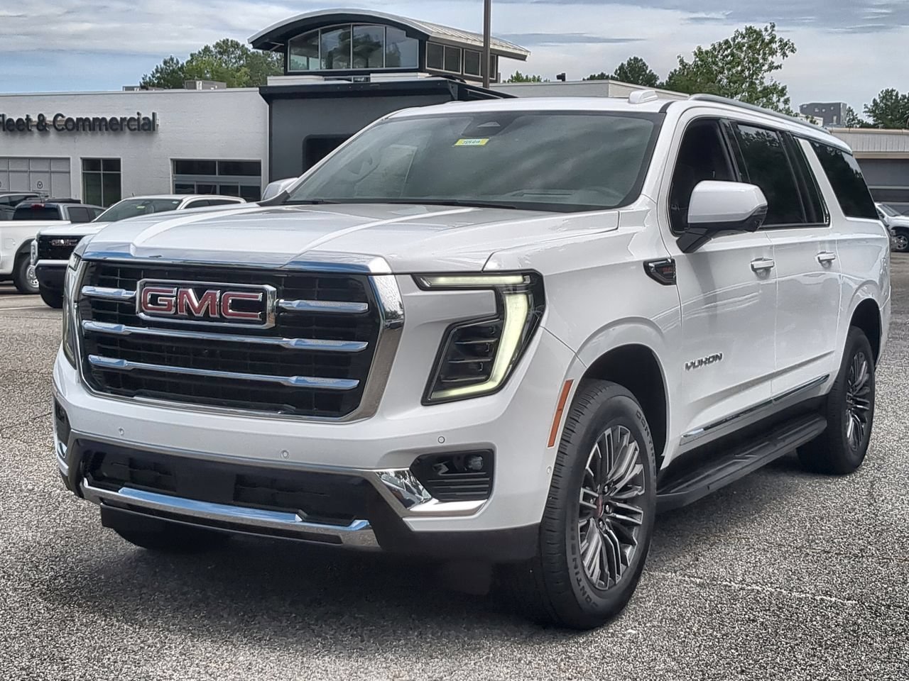 New 2026 Summit White GMC Elevation image 4