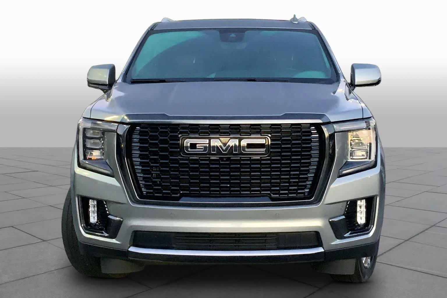 Used 2023 Sterling Metallic GMC Denali Ultimate image 4