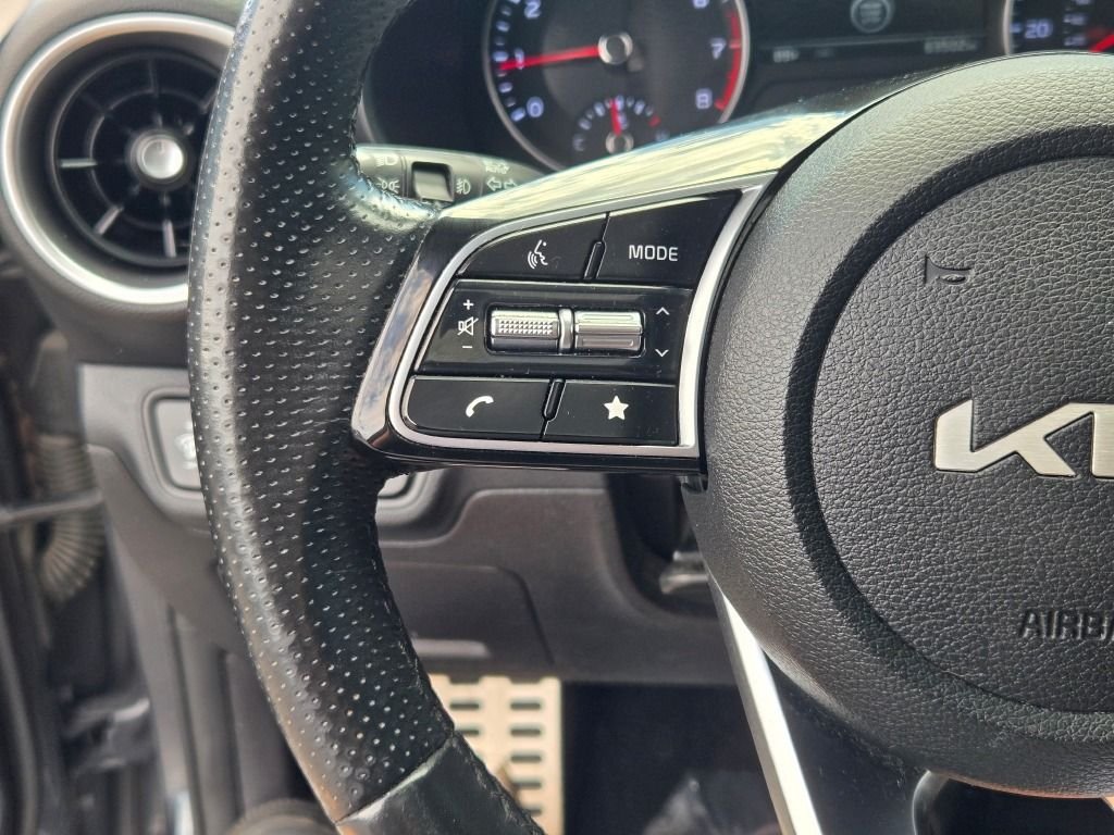 Used 2022 Gray Kia GT-Line image 27