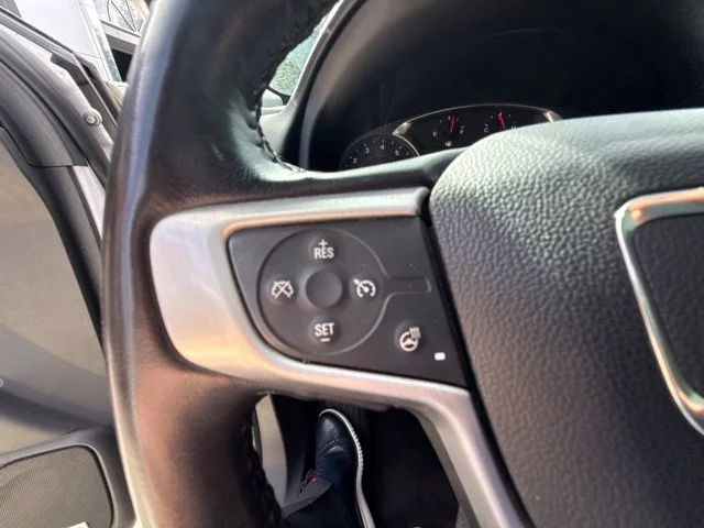 Used 2019 White GMC SLT image 31
