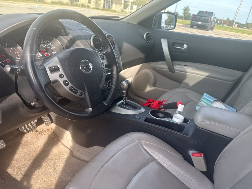 Used 2011 Blue Nissan SV image 10